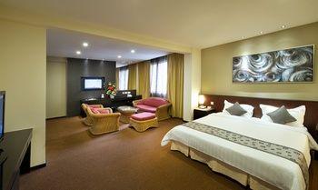 Hotel Royal Singapore (staycation Approved)